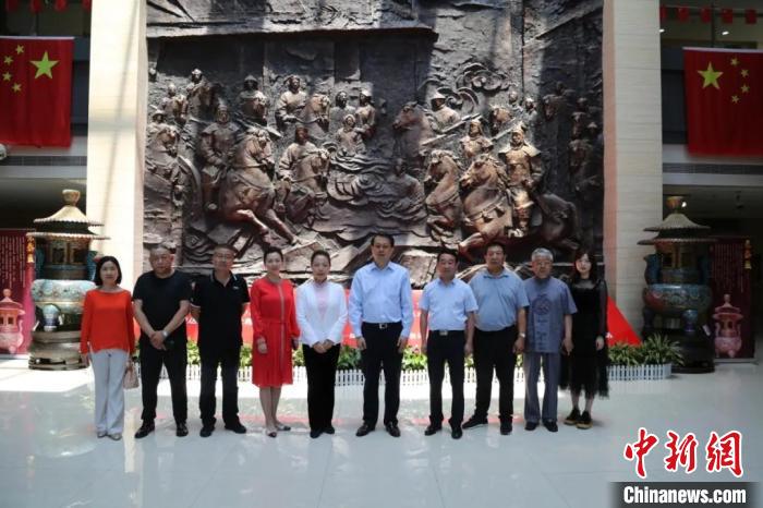 中国锡伯族博物馆·中国华侨国际文化交流基地在辽宁沈阳揭牌