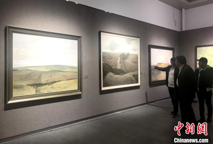 271件内蒙古美术作品“南下”长沙 展“草原文化”