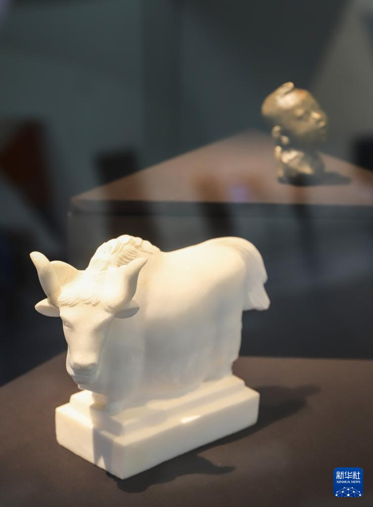 中国当代雕塑作品亮相澳大利亚国家博物馆